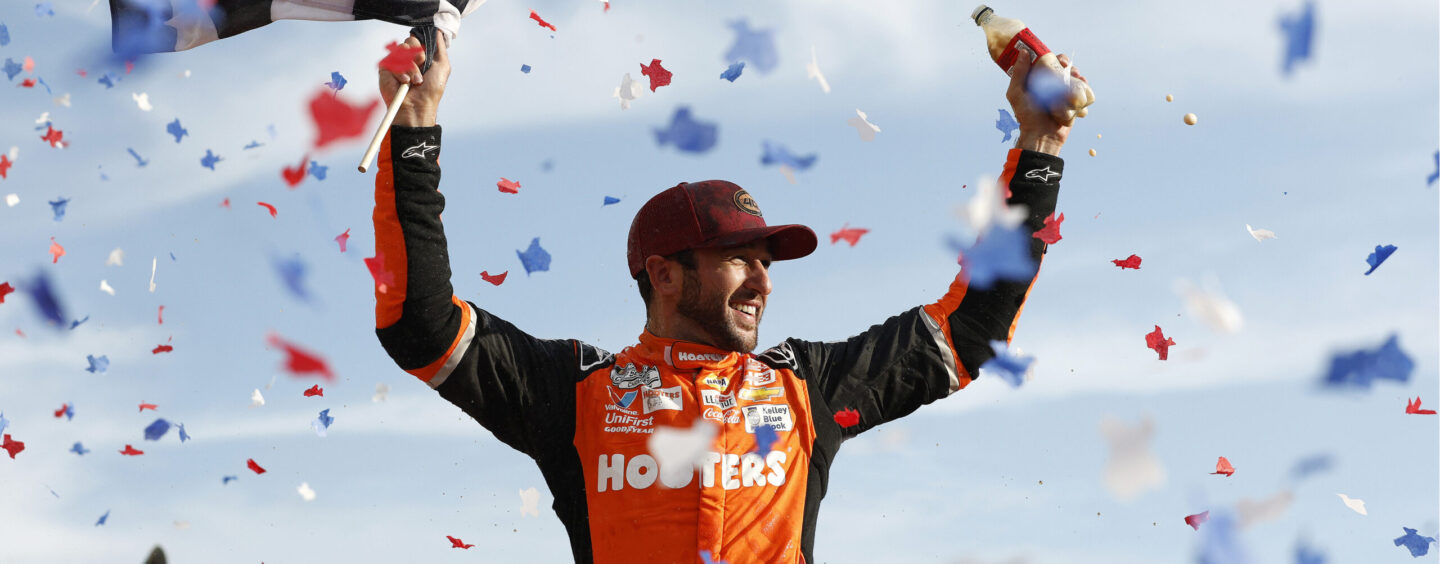 Chase Elliott Ends 42-Race Winless Streak In Texas And Returns Hooters To Victory Lane