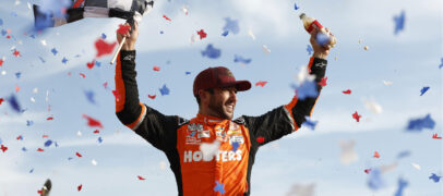 Chase Elliott Ends 42-Race Winless Streak In Texas And Returns Hooters To Victory Lane