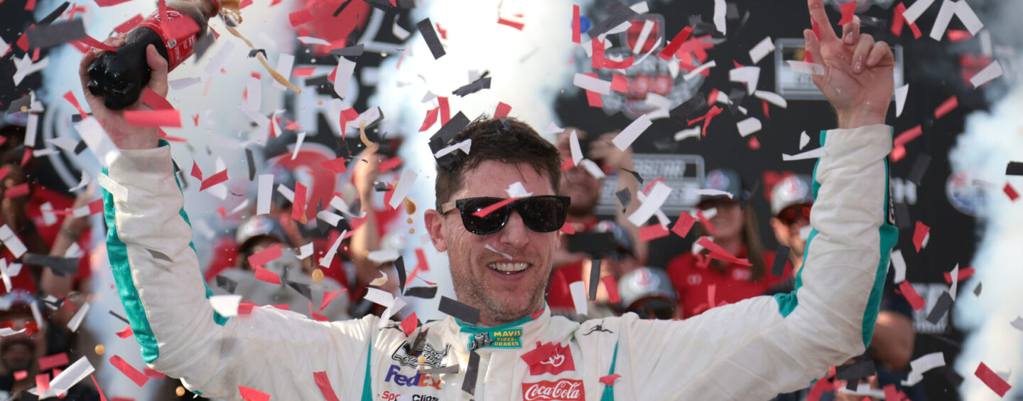 Denny Hamlin Holds Off Kyle Larson To Win At Dover And Tie Lee Petty On Wins List