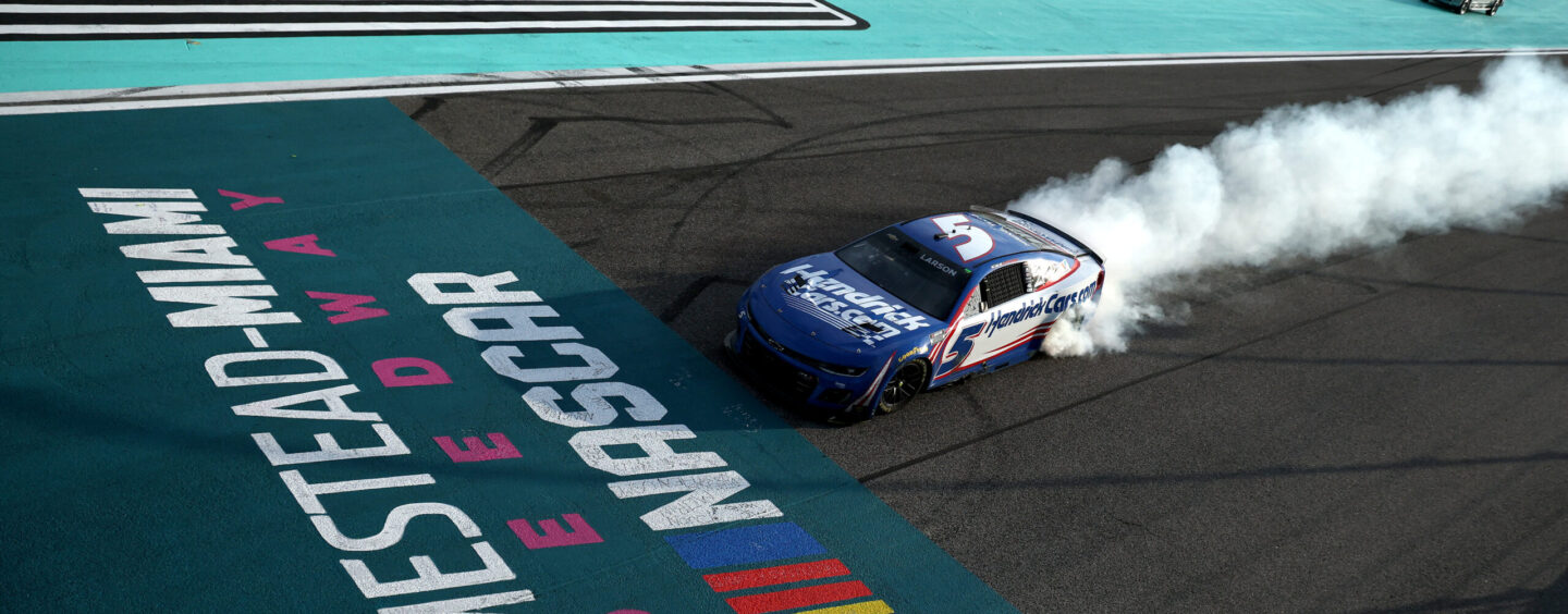 Kyle Larson Passes Alex Bowman Late To Win At Homestead-Miami Speedway