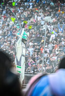 Chase Elliott Outruns Denny Hamlin To Win Cook Out 400 At Martinsville Speedway