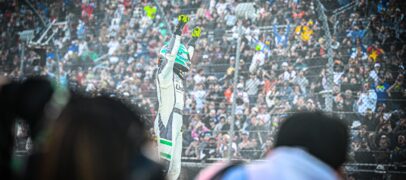 Chase Elliott Outruns Denny Hamlin To Win Cook Out 400 At Martinsville Speedway