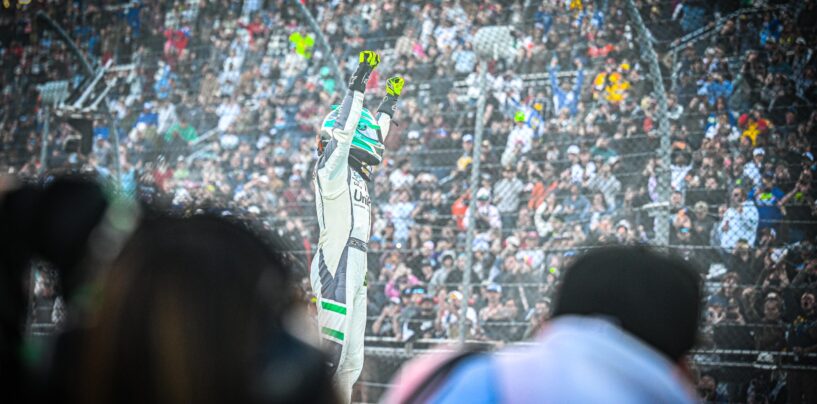 Chase Elliott Outruns Denny Hamlin To Win Cook Out 400 At Martinsville Speedway