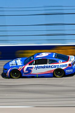 Kyle Larson Looks To End Winless Streak At Darlington Raceway