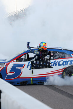 Kyle Larson Snaps 51-Race Winless Streak With WWTR Chase Victory